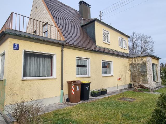 Charmantes älteres Einfamilienhaus für Liebhaber