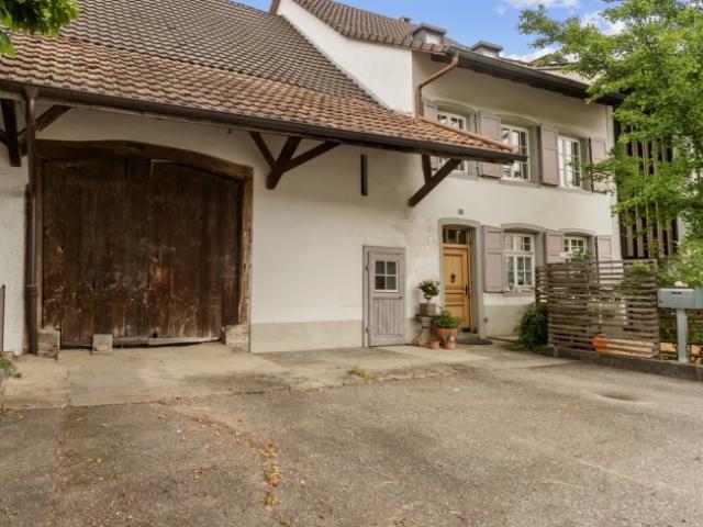 Charmantes Baselbieter Bauernhaus mit modernem Wohnkomfort!