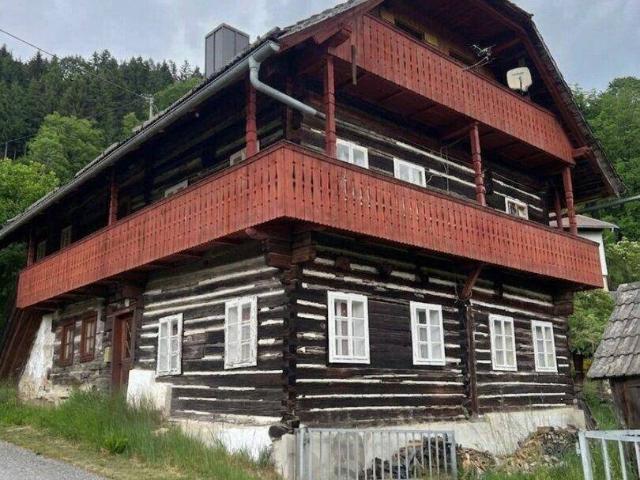 Charmantes Bauernhaus in Himmelberg WFL 100m², Baugrund 563 m² renovierungsbedürftig, € 129.000