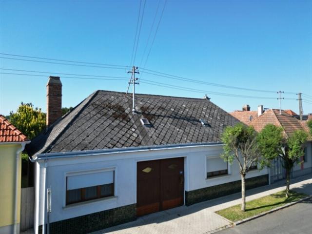 Charmantes Bauernhaus mit großzügigen Nebengebäuden und großem Garten in Kleinwarasdorf!
