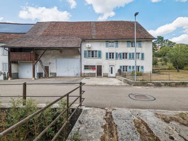 Charmantes Bauernhaus mit Potenzial im Dorfzentrum