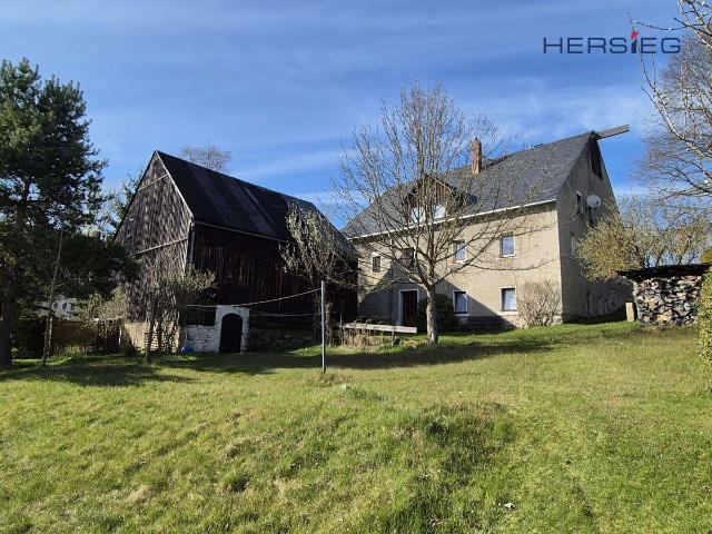 Charmantes Bauernhaus mit Scheune und großem Grundstück