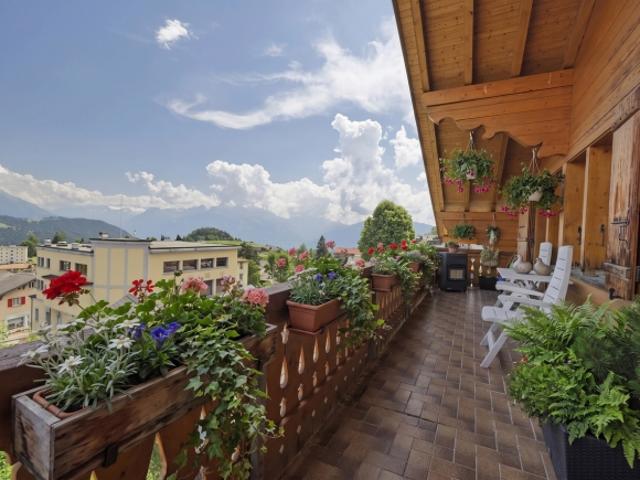 Charmantes Chalet Apartment mit Kamin im Dorfzentrum!
