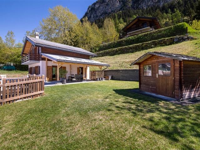 Charmantes Chalet auf drei Ebenen mit offenem Blick