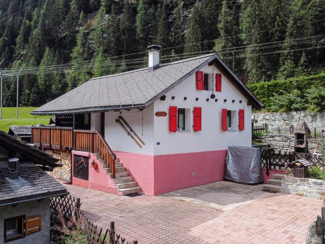 Charmantes Chalet in Mottec mit zwei unabhängigen Wohnungen