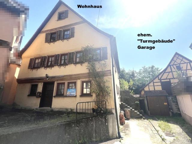 Charmantes, denkmalgeschütztes Wohnhaus mit geräumiger Garage und Gärtle mit Schuppen