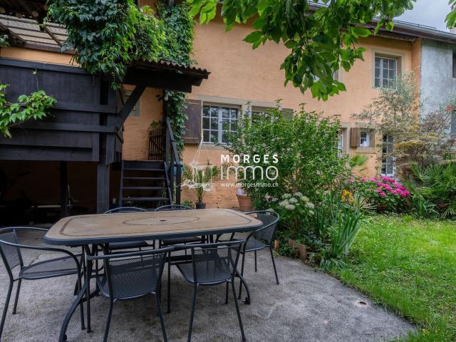 Charmantes Doppelhaus mit privatem Garten