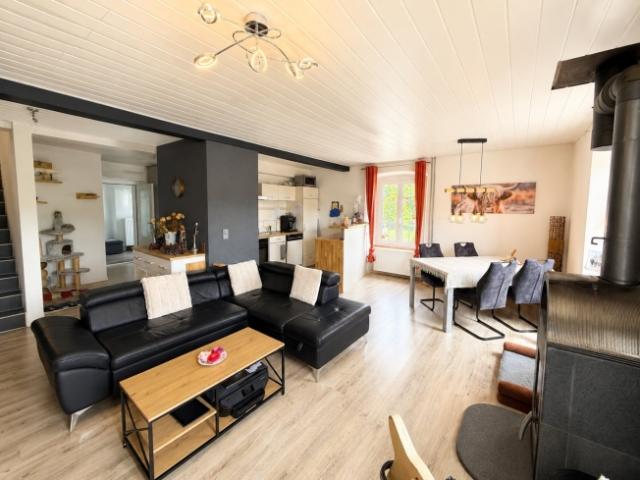 Charmantes Doppelhaus mit 4,4 Zimmern und Garten, gewölbtem Keller und Garage in Grandfontaine