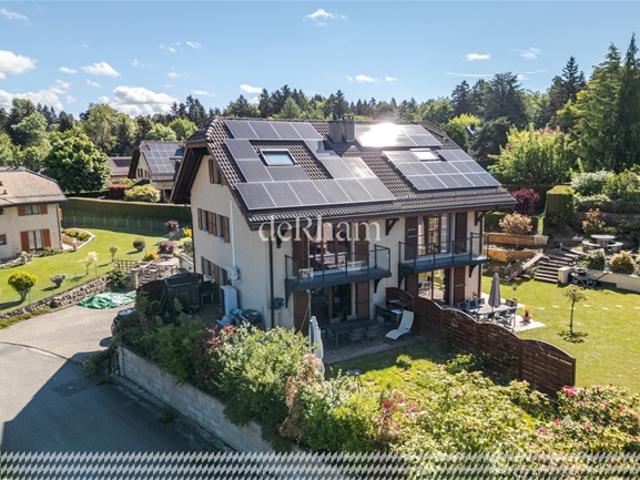 Charmantes Doppelhaus mit 5,5 Zimmern und schönem Garten