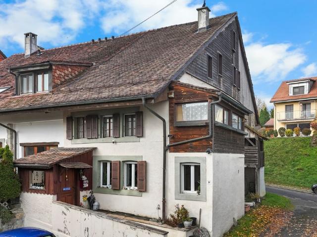 Charmantes Dorfhaus mit Scheune in Pailly