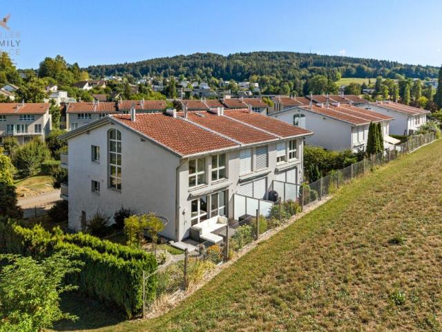 Charmantes Eck Reihenhaus an ruhiger und sonniger Lage