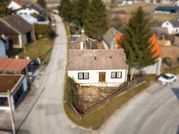 Charmantes Eckgrundstück mit Bestandsobjekt – Ideal zur Kernsanierung!