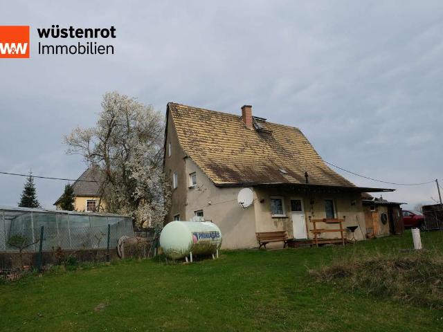 Charmantes EFH mit großem Grundstück und viel Potenzial in ruhiger Lage in Commichau