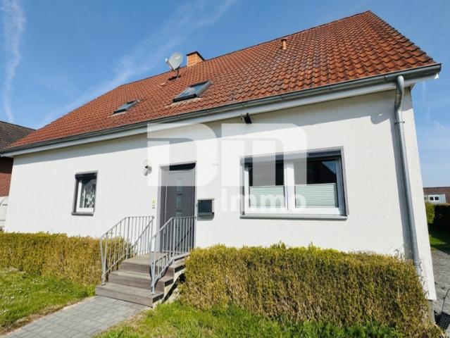 Charmantes Ein bis Zweifamilienhaus mit großem Garten in begehrter Lage