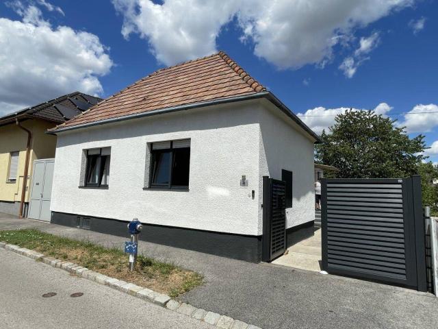 CHARMANTES EINFAMILIEN HAUS MIT GROSSEM GARTEN RUHELAGE!