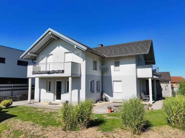 Charmantes Einfamilienhaus auf 1001m² Grundstück in Weißkirchen an der Traun, OÖ!