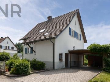 Charmantes Einfamilienhaus auf 703 m2 Grundstück – Raum für Ihre Wohnträume
