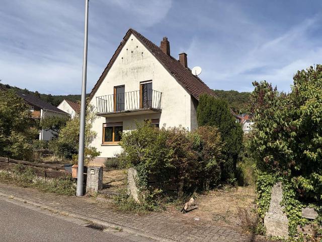 Charmantes Einfamilienhaus auf großzügigem 800 m² Grundstück mit viel Potenzial