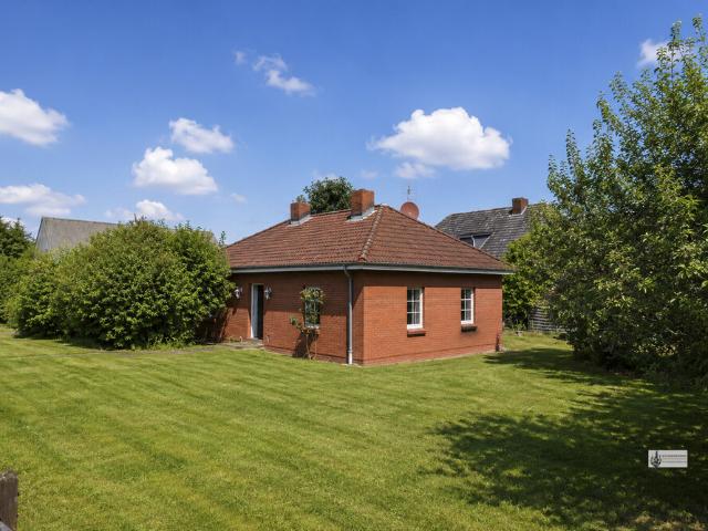 Charmantes Einfamilienhaus auf großem Grundstück ideal für kreative Modernisierer