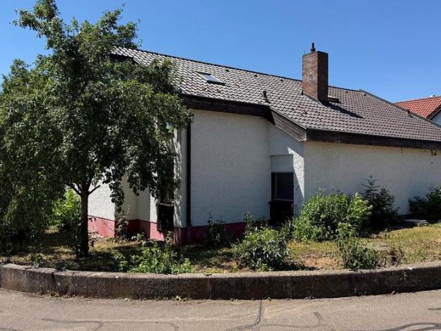Charmantes Einfamilienhaus gr. Grundstück ohne Provision!