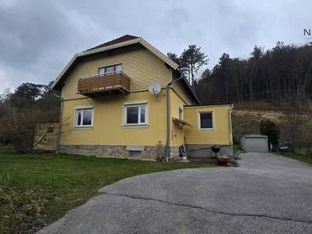 Charmantes Einfamilienhaus in Thenneberg mit Garten, Balkon und viel Potenzial!