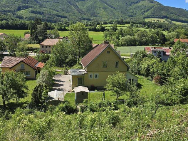 Charmantes Einfamilienhaus in Thenneberg mit Garten, Balkon und viel Potenzial!