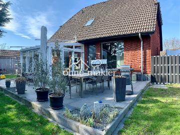Haus kaufen in Harzburger Platz - Ausgestattete Küche