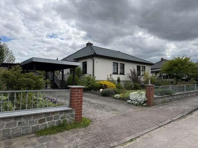 Charmantes Einfamilienhaus in Friedland mit gepflegtem Grundstück