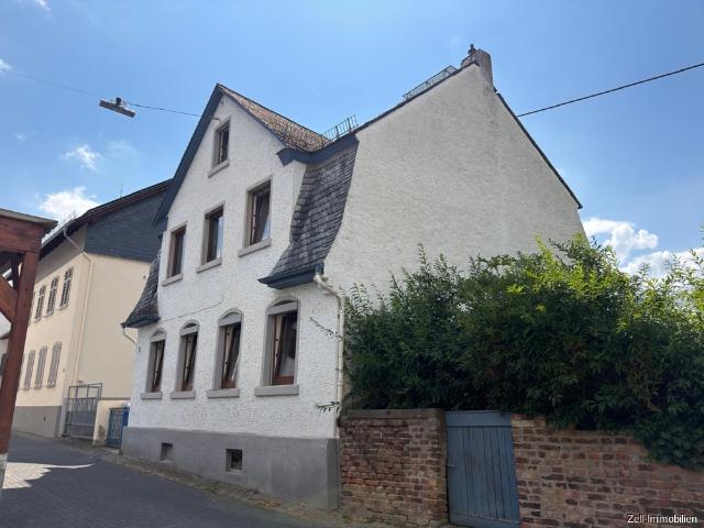 Charmantes Einfamilienhaus in modernisiertem Zustand mit kleinem Garten