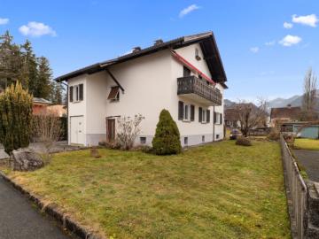 Haus in Rankweil mit Garten, Garage & Bergblick – Renovierungsprojekt mit viel Potential