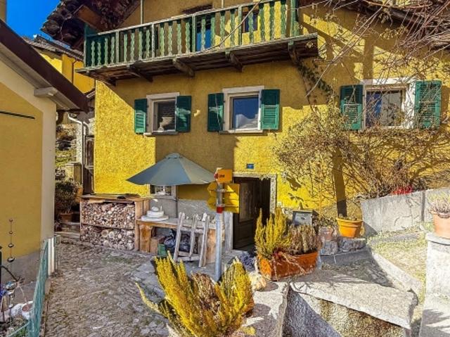 Charmantes Einfamilienhaus in Santa Maria Calanca mit Panoramablick