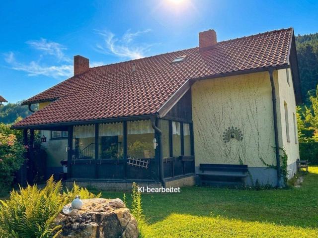 Charmantes Einfamilienhaus in sonniger Ruhelage auf wunderschönem Eckgrundstück in Aspang