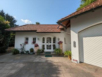 Charmantes Einfamilienhaus mit außergewöhnlichem Grundstück in ruhiger Grünlage Nähe Hartberg