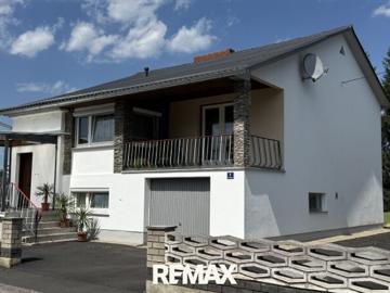 Charmantes Einfamilienhaus mit Burgblick, Garten in zentraler Lage von Güssing