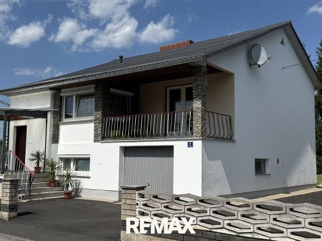 Charmantes Einfamilienhaus mit Burgblick, Garten in zentraler Lage von Güssing
