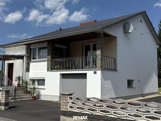 Charmantes Einfamilienhaus mit Burgblick, Garten in zentraler Lage von Güssing