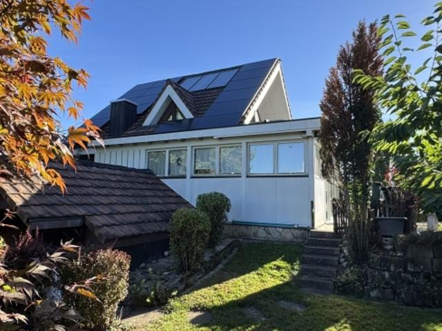 Charmantes Einfamilienhaus mit Garten an sonniger Wohn /Aussichtslage