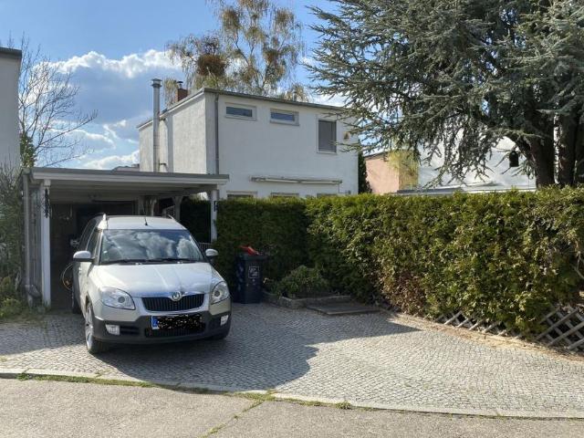 Charmantes Einfamilienhaus mit Garten Garage