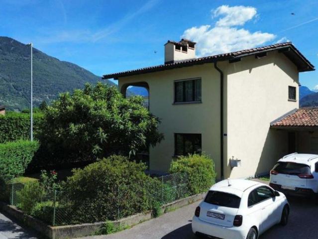 Charmantes Einfamilienhaus mit Garten in Camorino