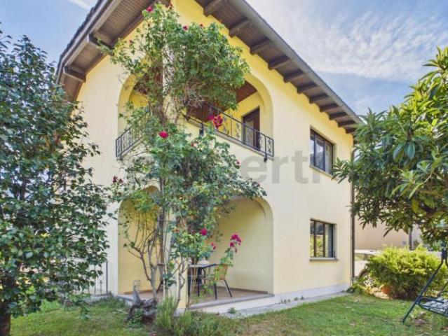 Charmantes Einfamilienhaus mit Garten in Camorino