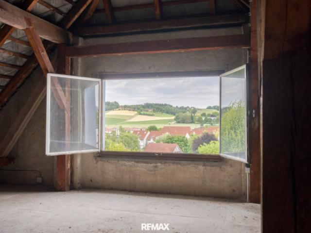 Charmantes Einfamilienhaus mit Garten, Terrasse mit Fernblick & 4 Garagen im Zentrum St. Florian