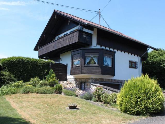 Charmantes Einfamilienhaus mit Garten