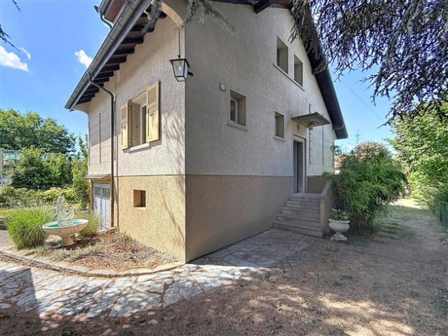 Charmantes Einfamilienhaus mit Garten