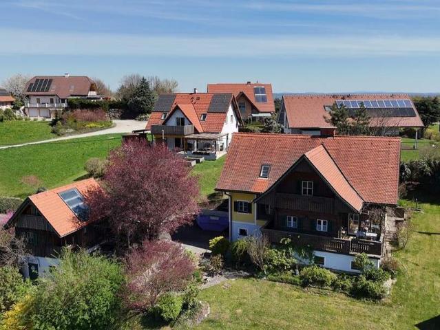 Charmantes Einfamilienhaus mit Gästehaus in der idyllischen Südsteiermark!