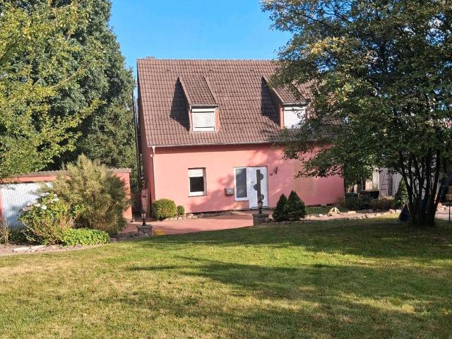 Charmantes Einfamilienhaus mit großzügigem Grundstück