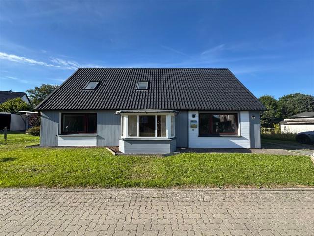 Charmantes Einfamilienhaus mit großem Garten in ruhiger Lage von Hemmoor