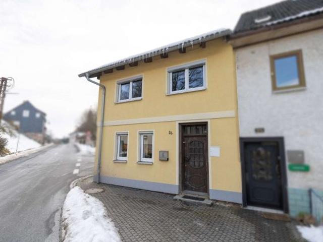 Charmantes Einfamilienhaus mit großem Garten und Potential in Schalkau!