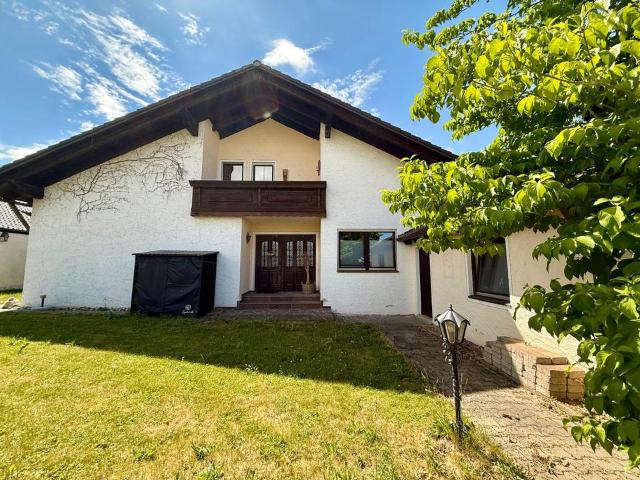 Charmantes Einfamilienhaus mit großem Grundstück, Photovoltaikanl