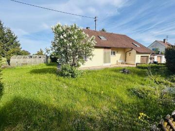 Charmantes Einfamilienhaus mit großem Grundstück