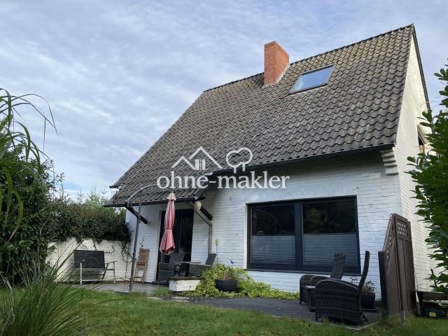 Charmantes Einfamilienhaus mit Dachstudio, Top Hobbykeller und Garage